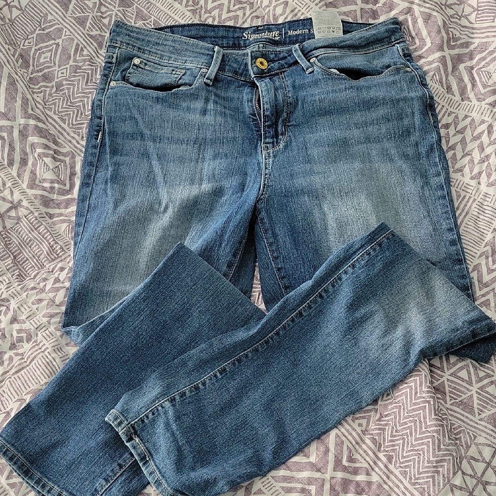 Signature Women's Blue Jeans